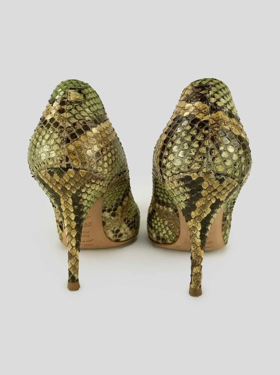 Bally Closed Toe Snakeskin Pumps 38 Eu 7.5 US